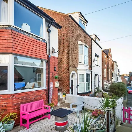 Finest Retreats - Mumbles Feriehus Whitby