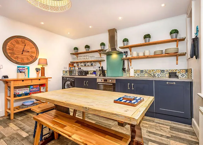 Finest Retreats - Mumbles * Whitby