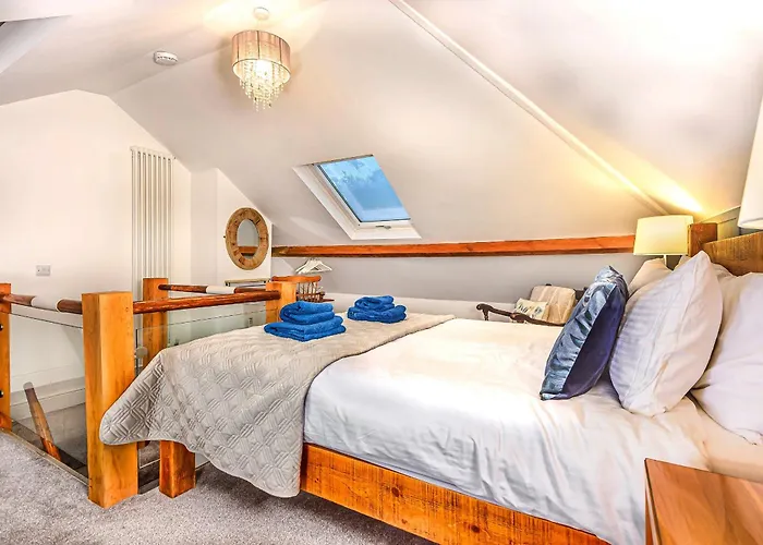 Finest Retreats - Mumbles *